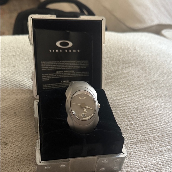 Authentic time bomb silver OakleyMen's Watch